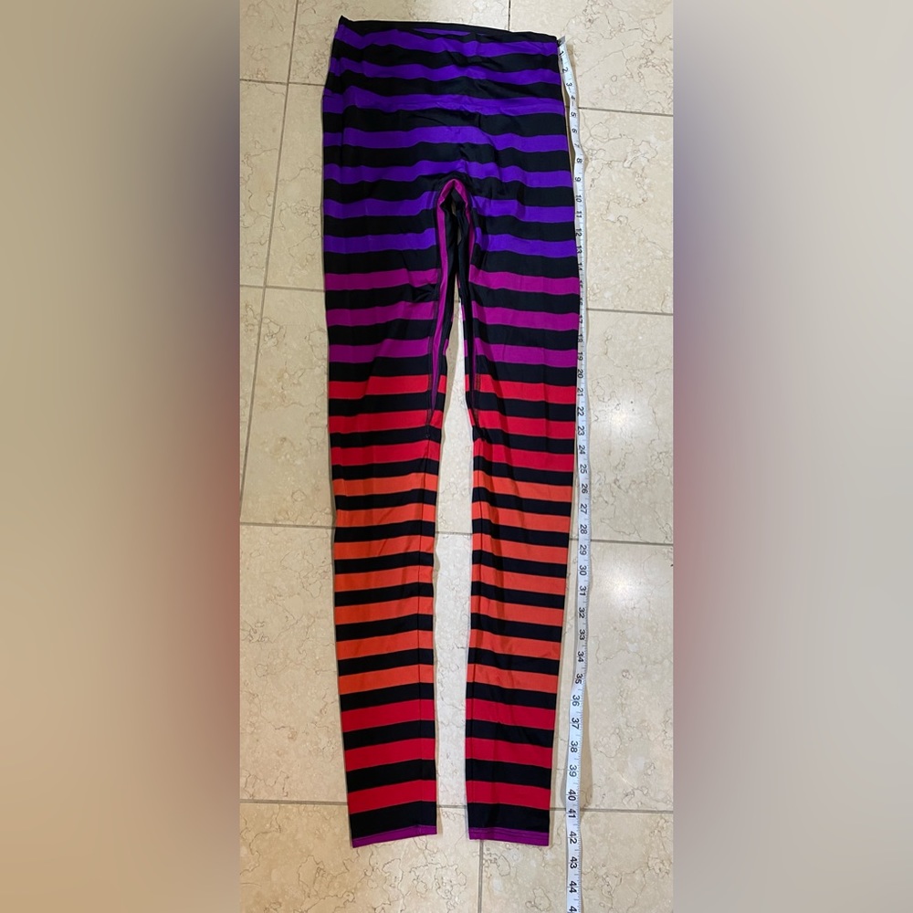 K-DEER Sophia Striped High-Waisted Full Length Leggings. Size L.